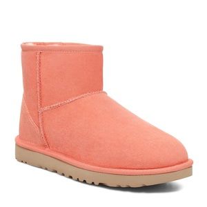 **NWT** UGG Classic Mini II Boot